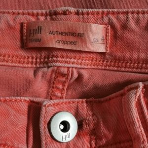 J JILL DENIM~ Authentic fit cropped jeans (Size 4)